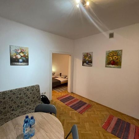 Apartamenty 650 Metrow Od Dworca Przemyśl Exteriör bild