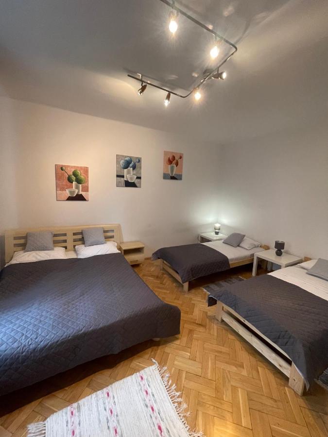 Apartamenty 650 Metrow Od Dworca Przemyśl Exteriör bild