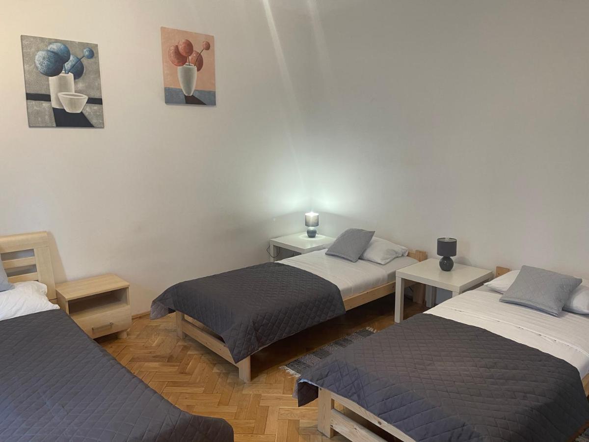 Apartamenty 650 Metrow Od Dworca Przemyśl Exteriör bild